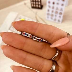 ARGOLLAS CUBANAS CON UNA FILA DE STRASS DE COLORES